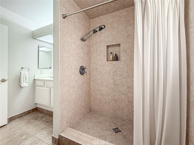 933 Ranch House Road, Westlake Village, CA 91361