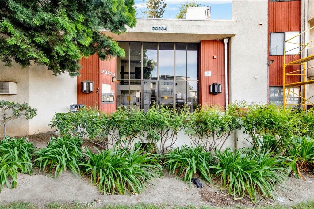 Image 1 of property listing at 20234 Cantara Street 314, Winnetka, CA 91306