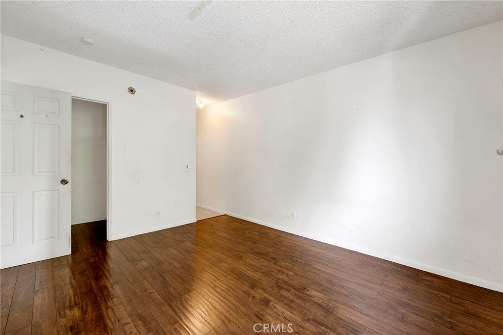 Image 10 of property listing at 20234 Cantara Street 314, Winnetka, CA 91306