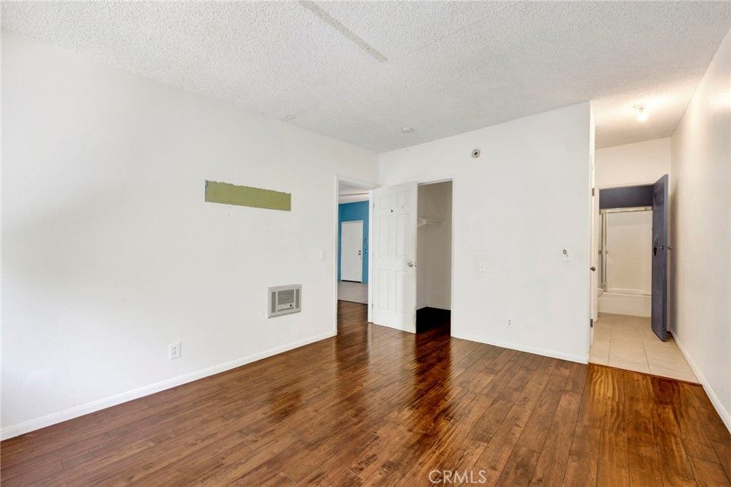 Image 11 of property listing at 20234 Cantara Street 314, Winnetka, CA 91306