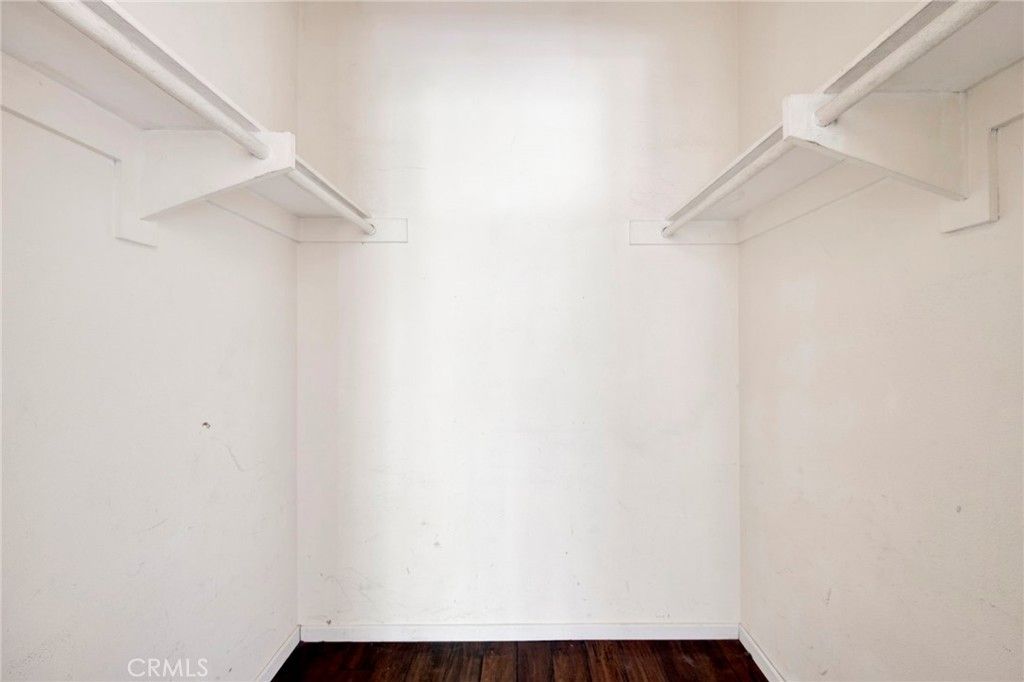 Image 13 of property listing at 20234 Cantara Street 314, Winnetka, CA 91306