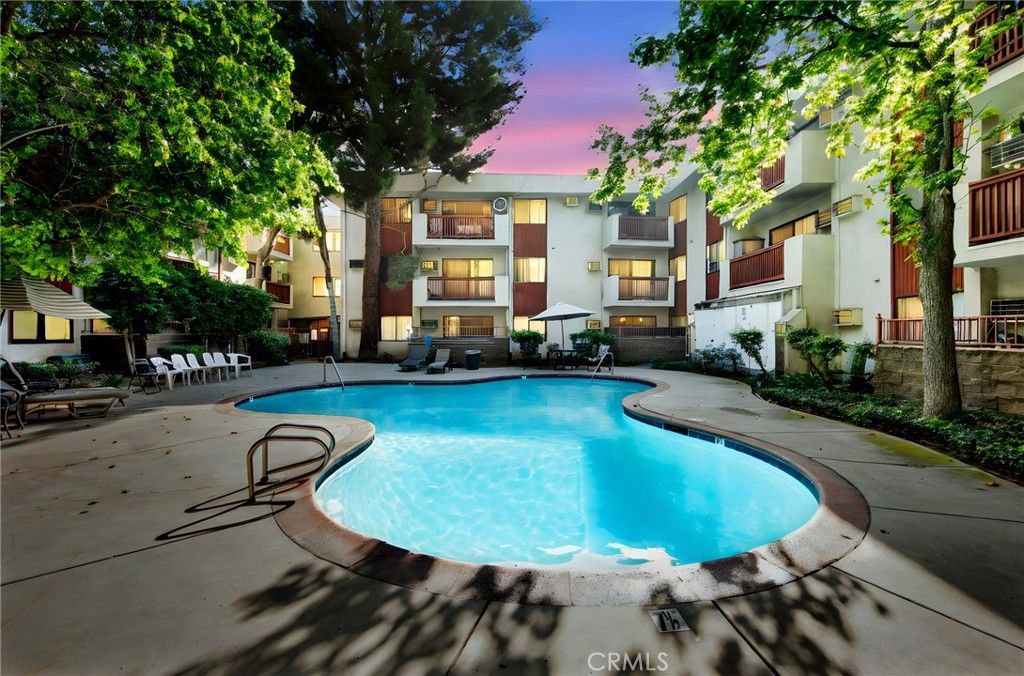 Image 2 of property listing at 20234 Cantara Street 314, Winnetka, CA 91306