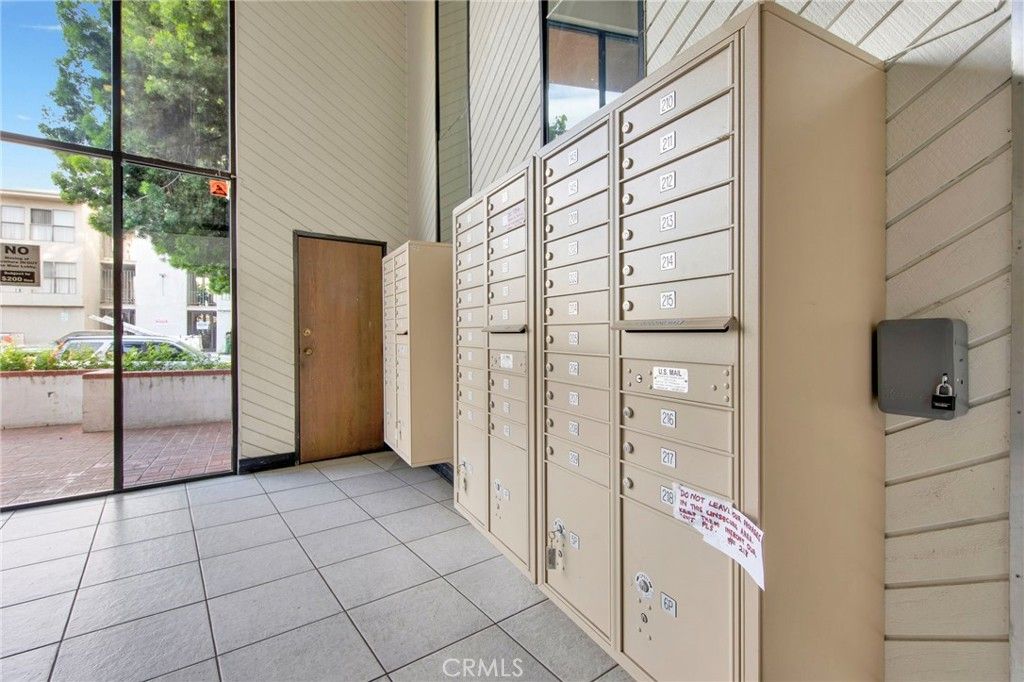 Image 21 of property listing at 20234 Cantara Street 314, Winnetka, CA 91306