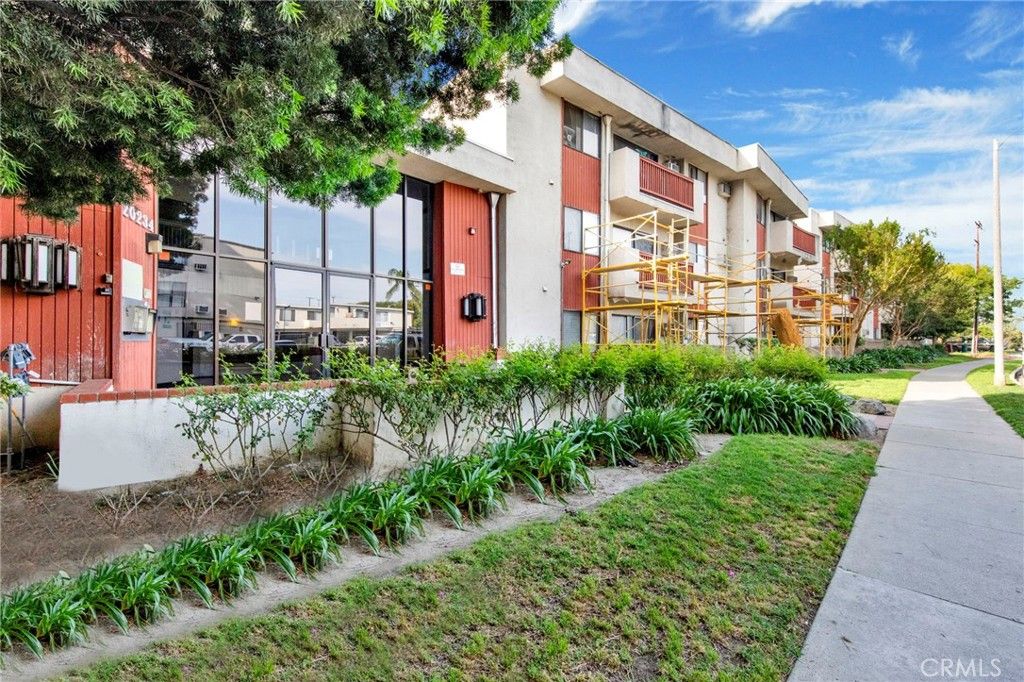 Image 30 of property listing at 20234 Cantara Street 314, Winnetka, CA 91306