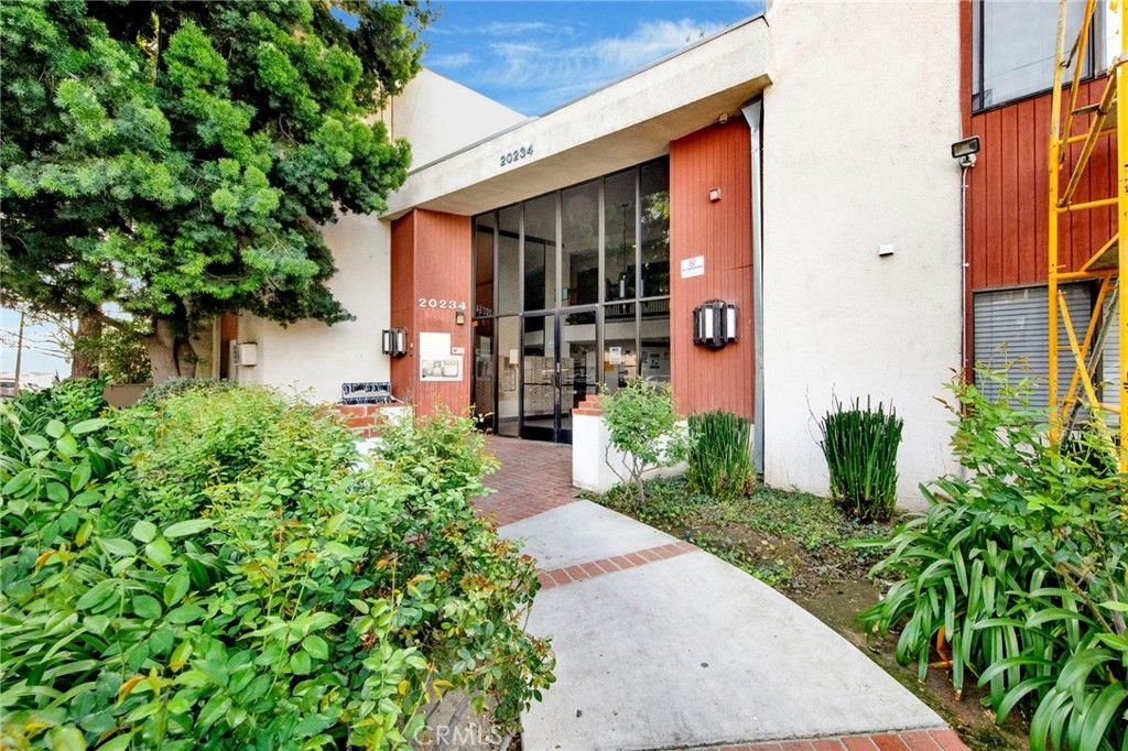 Image 31 of property listing at 20234 Cantara Street 314, Winnetka, CA 91306