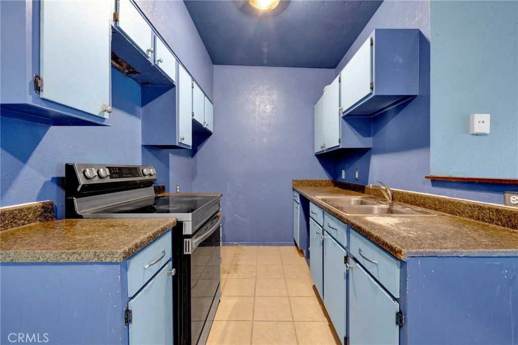 Image 7 of property listing at 20234 Cantara Street 314, Winnetka, CA 91306