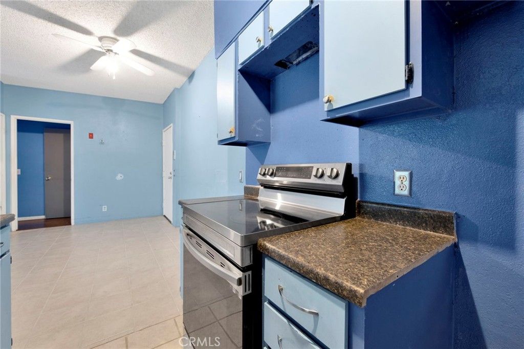 Image 9 of property listing at 20234 Cantara Street 314, Winnetka, CA 91306