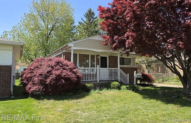 26451 Greenleaf Street, Roseville, MI 48066