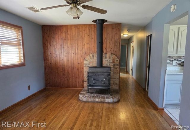 26451 Greenleaf Street, Roseville, MI 48066