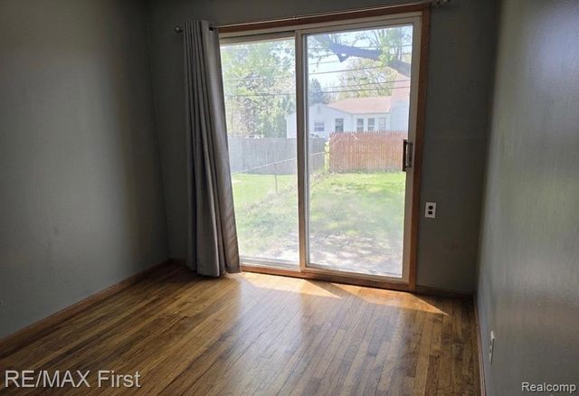 26451 Greenleaf Street, Roseville, MI 48066