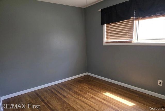 26451 Greenleaf Street, Roseville, MI 48066