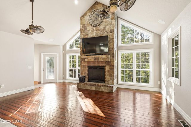 4712 Goldfinch Road, Joplin, MO 64804