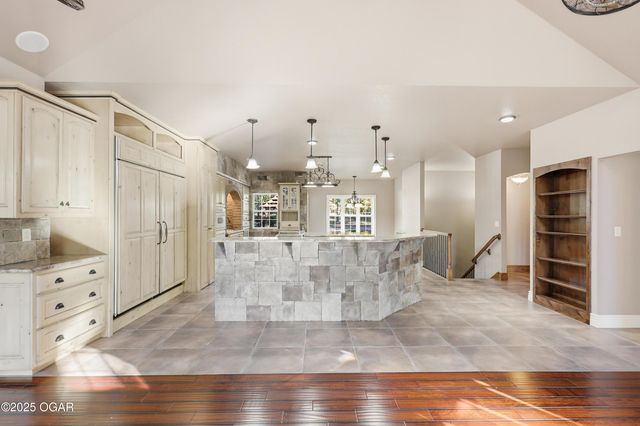 4712 Goldfinch Road, Joplin, MO 64804