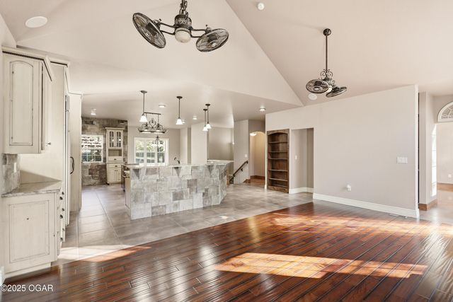 4712 Goldfinch Road, Joplin, MO 64804