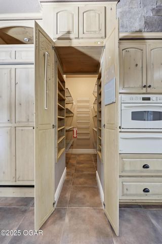 4712 Goldfinch Road, Joplin, MO 64804