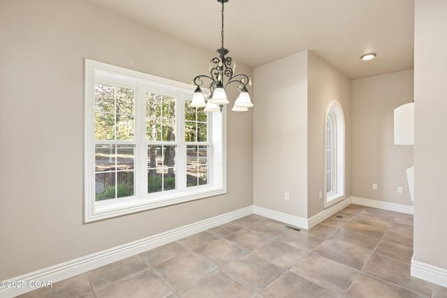 4712 Goldfinch Road, Joplin, MO 64804