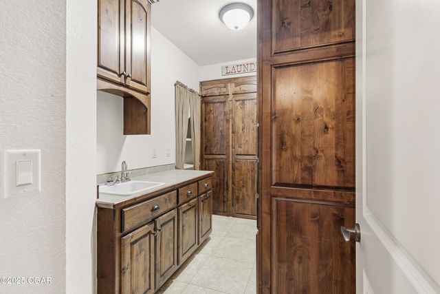 4712 Goldfinch Road, Joplin, MO 64804