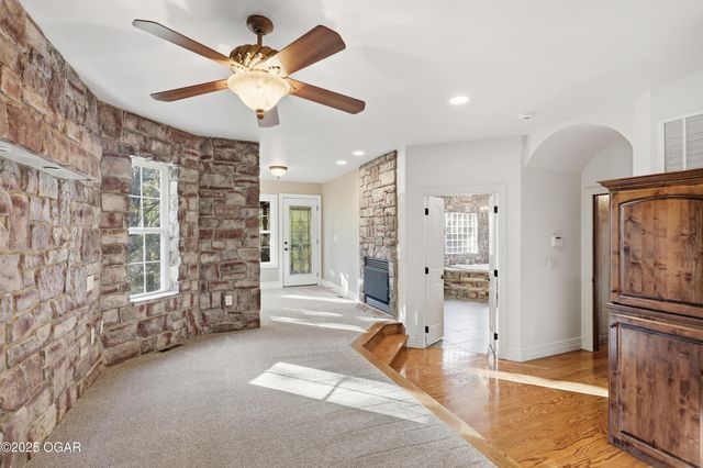 4712 Goldfinch Road, Joplin, MO 64804