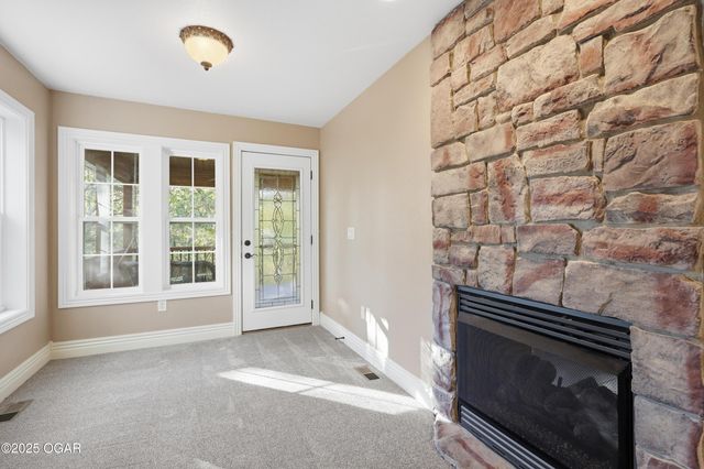 4712 Goldfinch Road, Joplin, MO 64804