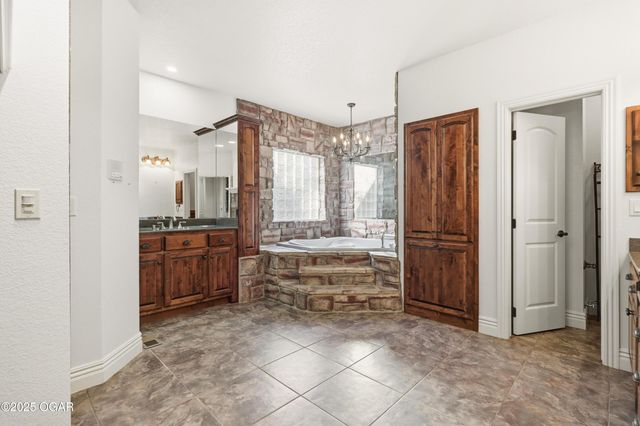 4712 Goldfinch Road, Joplin, MO 64804