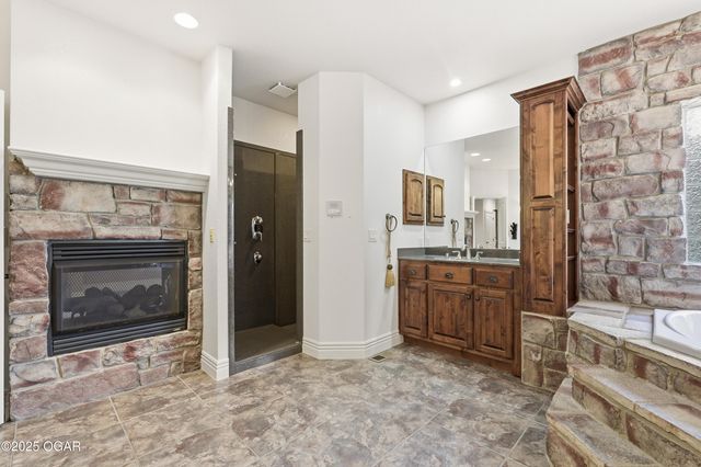 4712 Goldfinch Road, Joplin, MO 64804