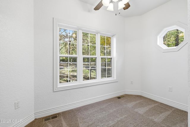 4712 Goldfinch Road, Joplin, MO 64804