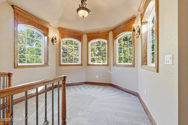 4712 Goldfinch Road, Joplin, MO 64804