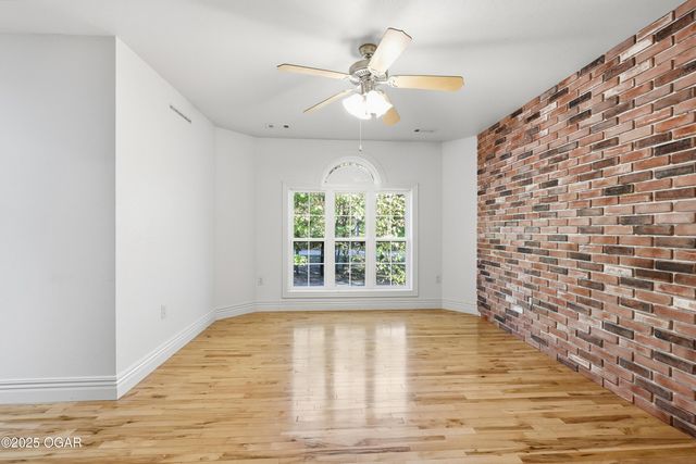 4712 Goldfinch Road, Joplin, MO 64804