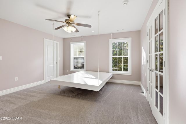 4712 Goldfinch Road, Joplin, MO 64804