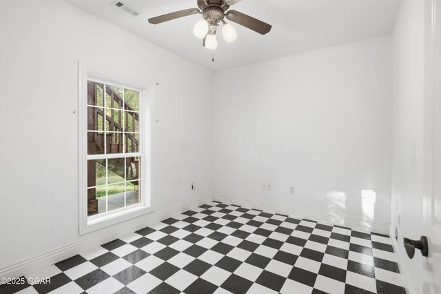 4712 Goldfinch Road, Joplin, MO 64804