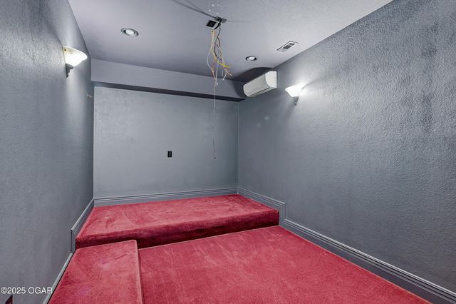 4712 Goldfinch Road, Joplin, MO 64804