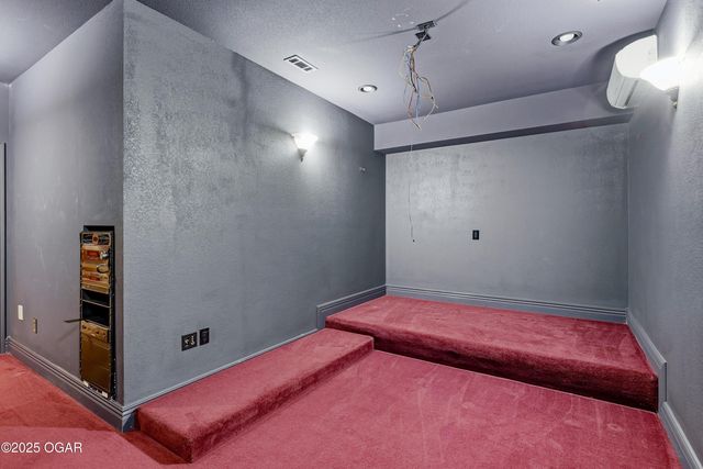 4712 Goldfinch Road, Joplin, MO 64804