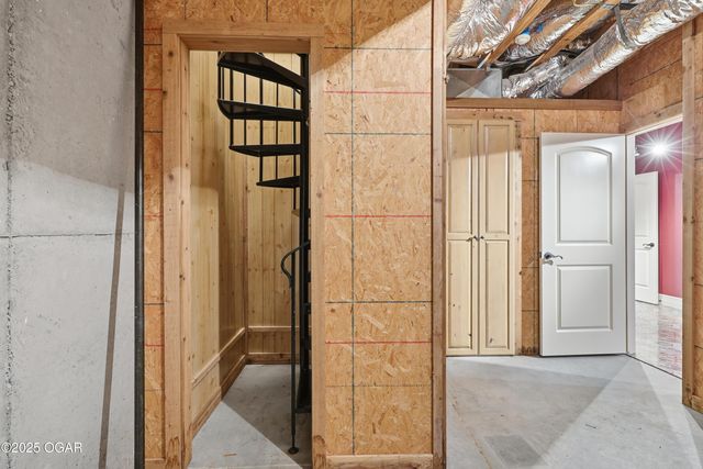 4712 Goldfinch Road, Joplin, MO 64804