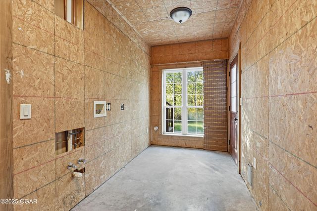 4712 Goldfinch Road, Joplin, MO 64804