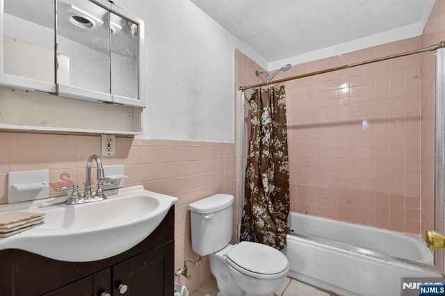 65 Crosby Avenue, Paterson, NJ 07502