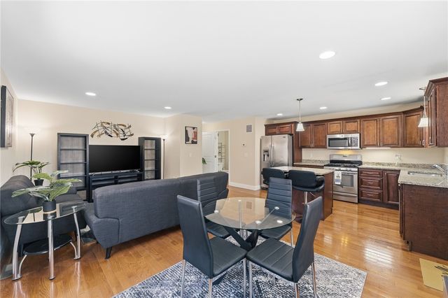 1027 Providence Street 4B, West Warwick, RI 02893