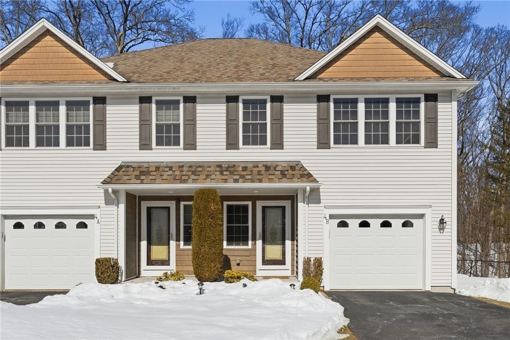 1027 Providence Street 4B, West Warwick, RI 02893