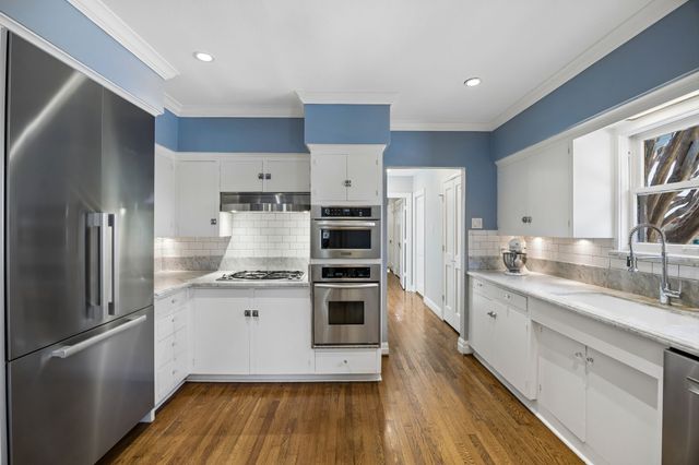 5542 McCommas Boulevard, Dallas, TX 75206