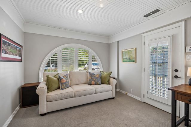 5542 McCommas Boulevard, Dallas, TX 75206