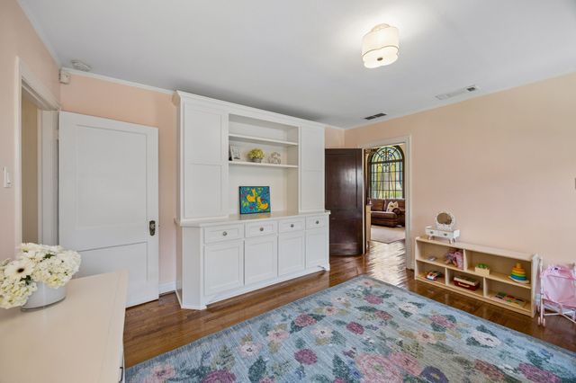 5542 McCommas Boulevard, Dallas, TX 75206