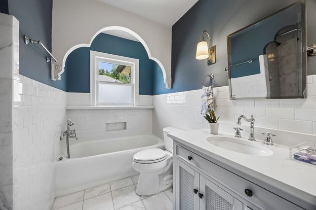 5542 McCommas Boulevard, Dallas, TX 75206