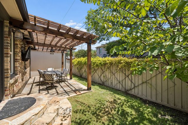 5542 McCommas Boulevard, Dallas, TX 75206