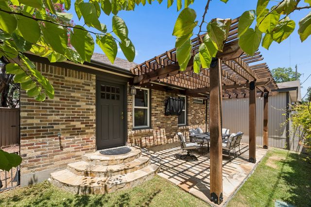 5542 McCommas Boulevard, Dallas, TX 75206