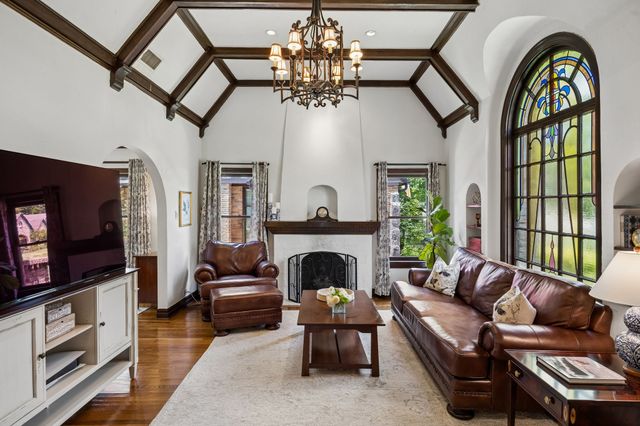 5542 McCommas Boulevard, Dallas, TX 75206