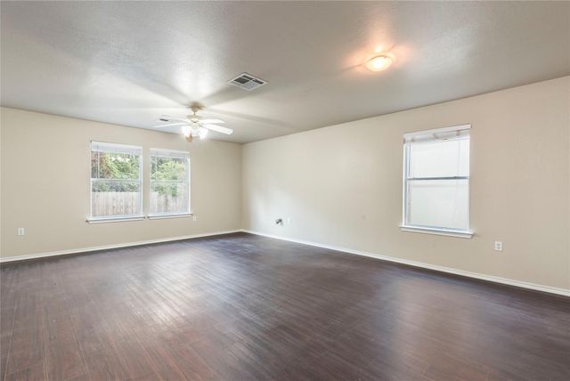 8712 Dittmar Oaks DR, Austin, TX 78748