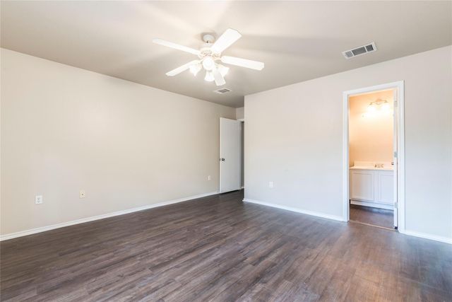 8712 Dittmar Oaks DR, Austin, TX 78748