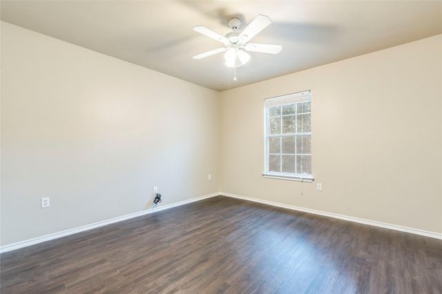 8712 Dittmar Oaks DR, Austin, TX 78748