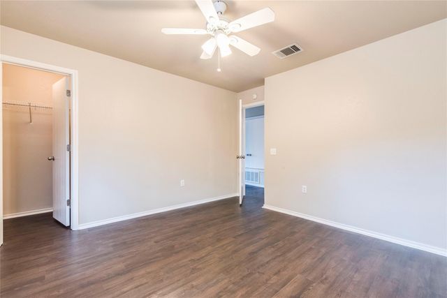 8712 Dittmar Oaks DR, Austin, TX 78748