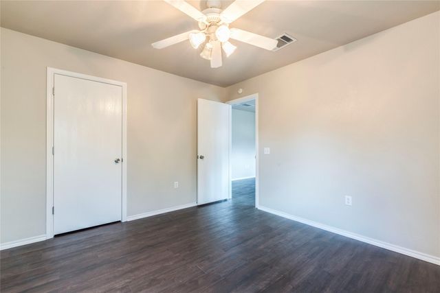 8712 Dittmar Oaks DR, Austin, TX 78748