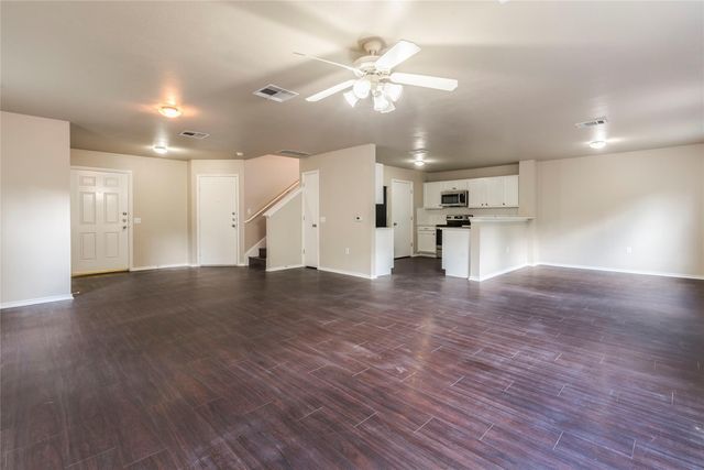 8712 Dittmar Oaks DR, Austin, TX 78748